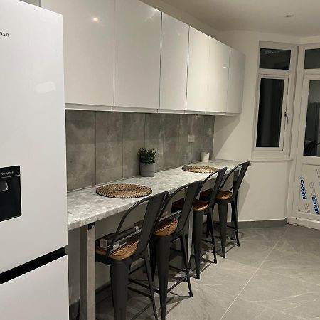 Beautiful Rooms Only Few Steps Away From Bruce Grove Tottenham Stadium London Eksteriør bilde