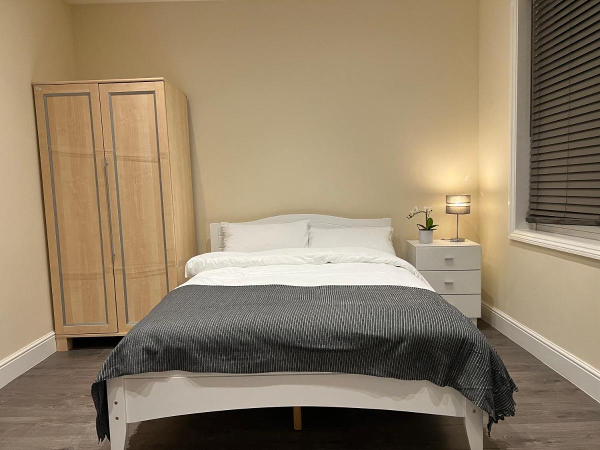 Beautiful Rooms Only Few Steps Away From Bruce Grove Tottenham Stadium London Eksteriør bilde