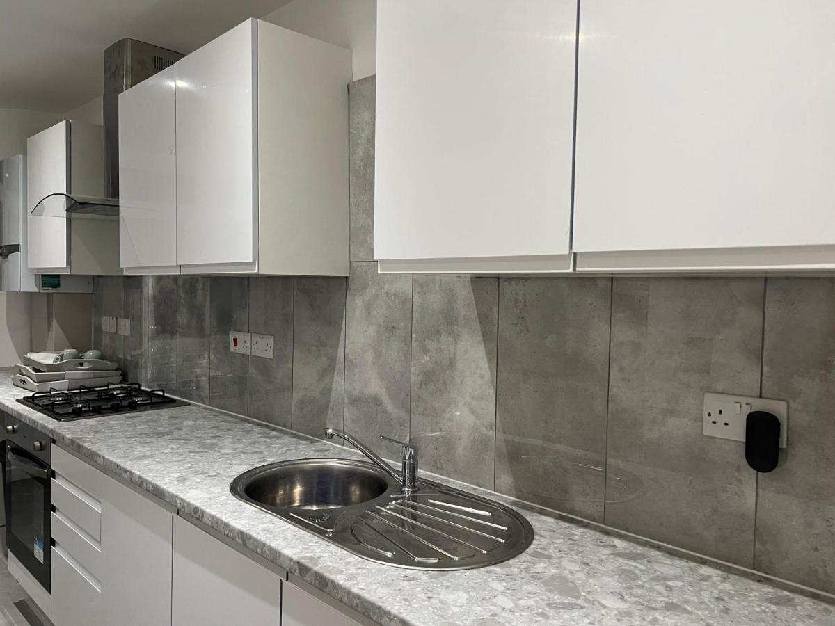 Beautiful Rooms Only Few Steps Away From Bruce Grove Tottenham Stadium London Eksteriør bilde