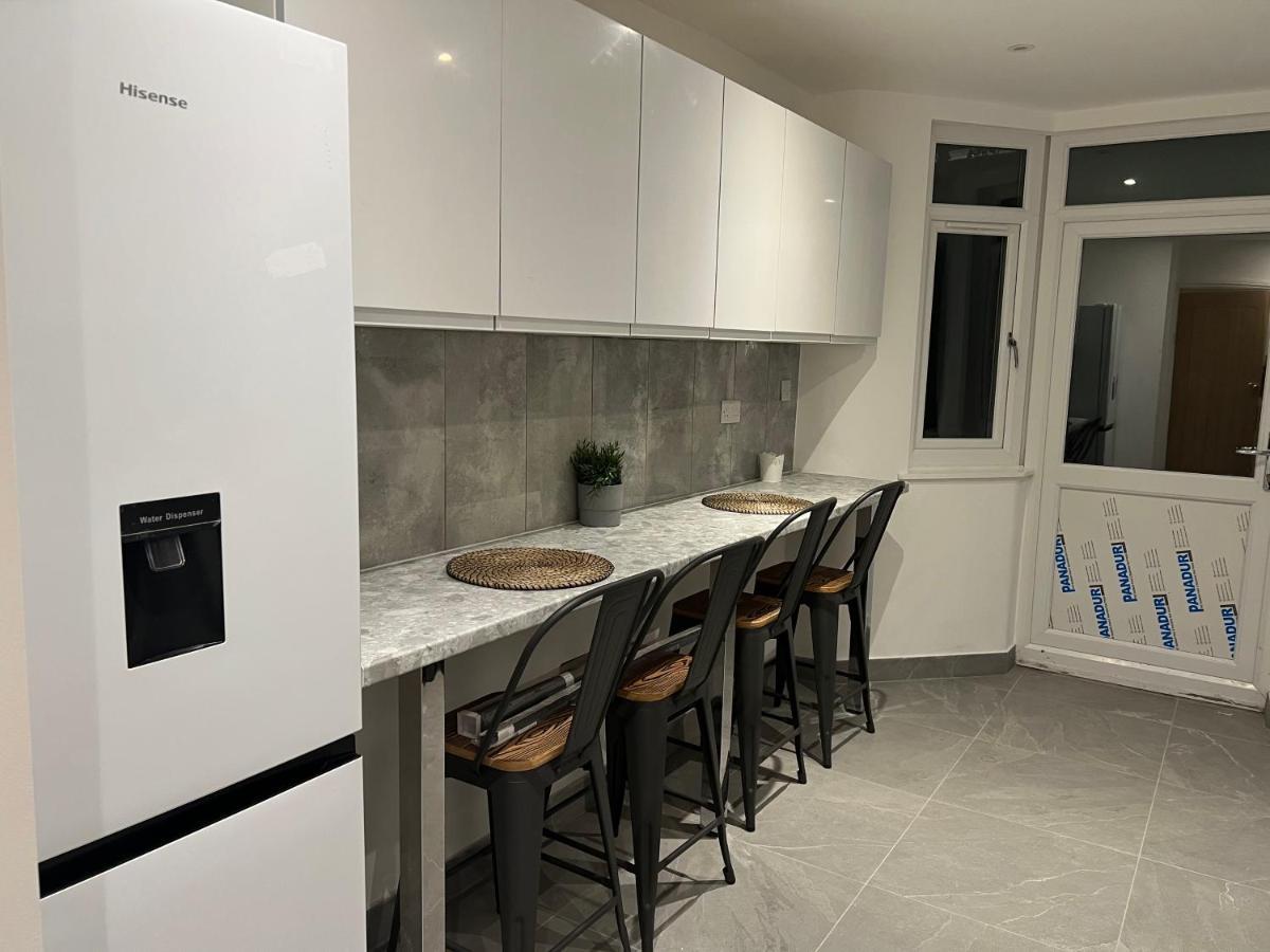 Beautiful Rooms Only Few Steps Away From Bruce Grove Tottenham Stadium London Eksteriør bilde