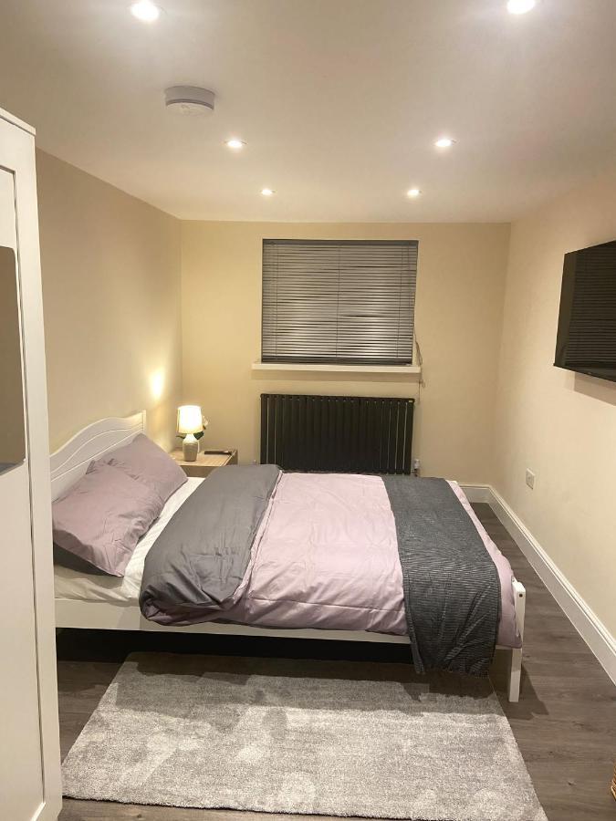 Beautiful Rooms Only Few Steps Away From Bruce Grove Tottenham Stadium London Eksteriør bilde